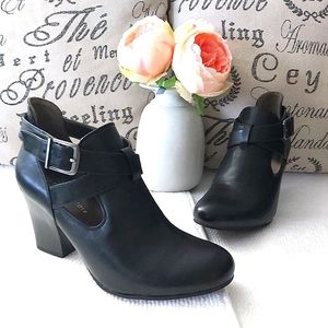 Andrew Geller ankle boots